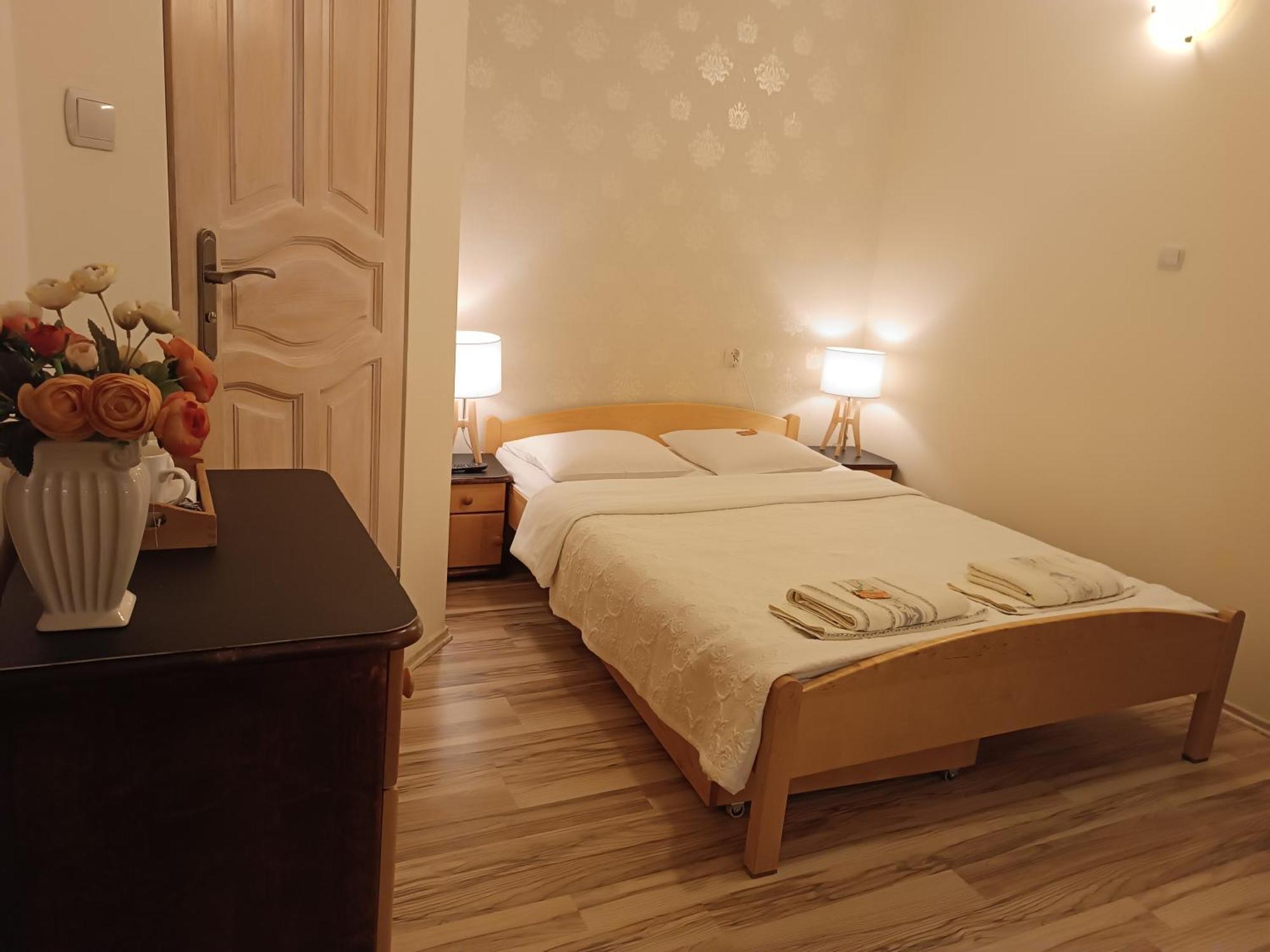 Aven'A Pokoje Goscinne Z Basenem Darlowo Bagian luar foto