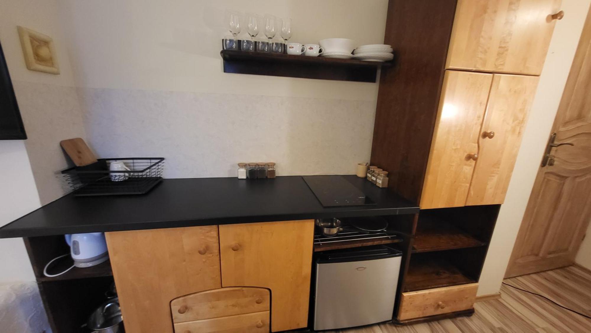 Aven'A Pokoje Goscinne Z Basenem Darlowo Bagian luar foto