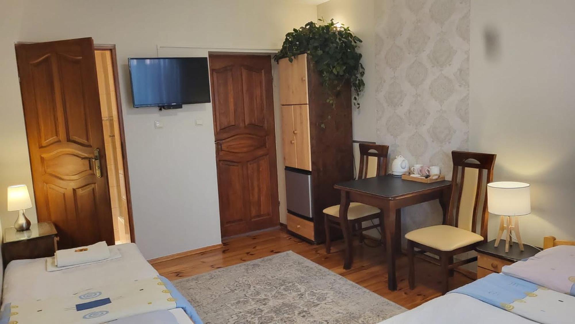 Aven'A Pokoje Goscinne Z Basenem Darlowo Bagian luar foto